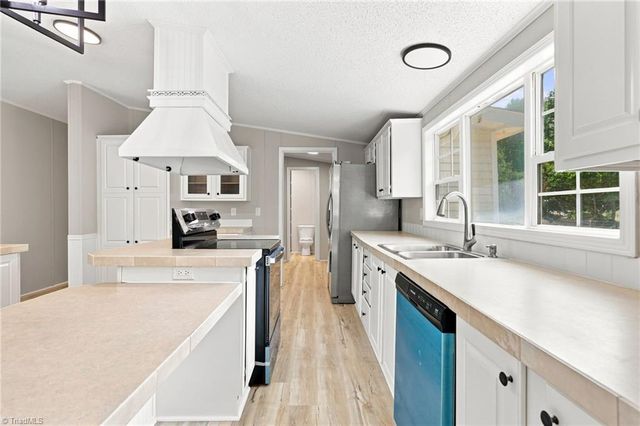 1200 Blue Ridge Lane, Sandy Ridge, NC 27046
