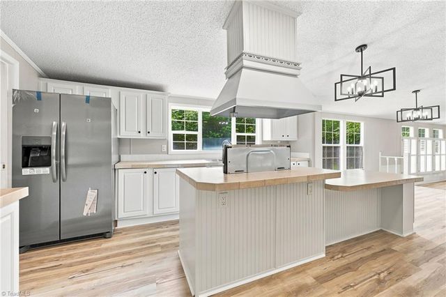 1200 Blue Ridge Lane, Sandy Ridge, NC 27046