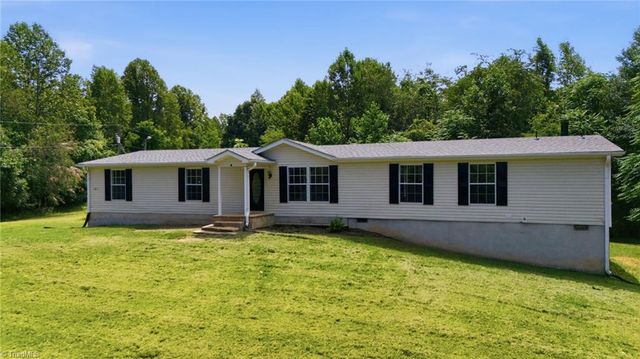 1200 Blue Ridge Lane, Sandy Ridge, NC 27046