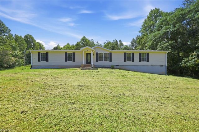 1200 Blue Ridge Lane, Sandy Ridge, NC 27046