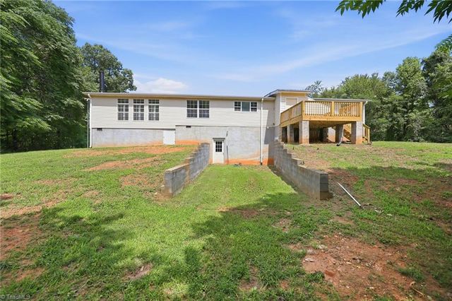 1200 Blue Ridge Lane, Sandy Ridge, NC 27046