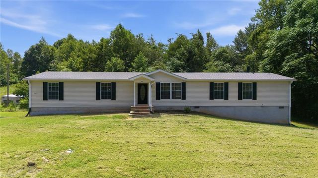 1200 Blue Ridge Lane, Sandy Ridge, NC 27046
