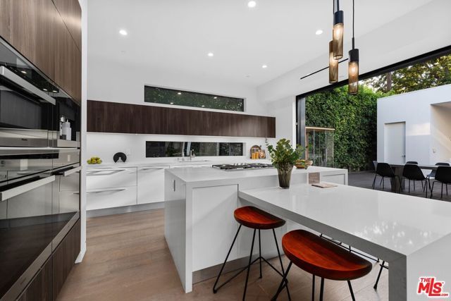 1609 N Stanley Avenue, Los Angeles, CA 90046