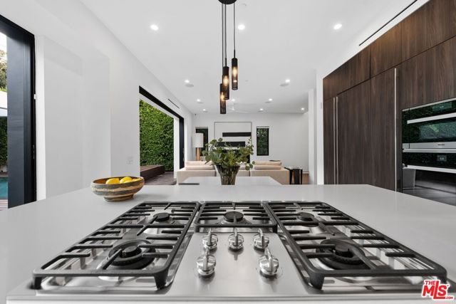 1609 N Stanley Avenue, Los Angeles, CA 90046