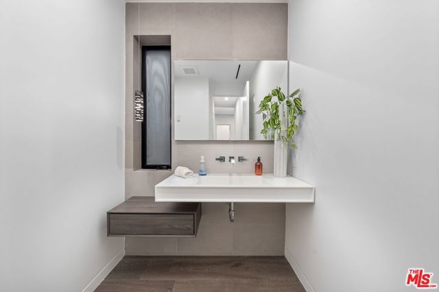 1609 N Stanley Avenue, Los Angeles, CA 90046