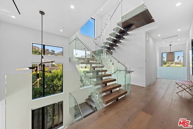 1609 N Stanley Avenue, Los Angeles, CA 90046