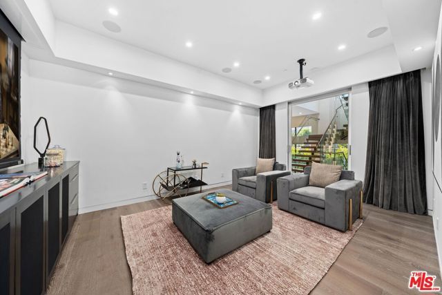 1609 N Stanley Avenue, Los Angeles, CA 90046