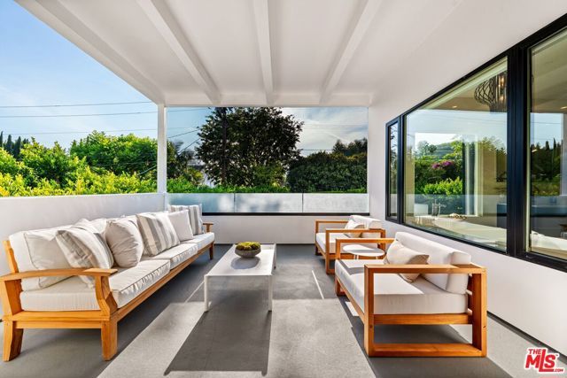 1609 N Stanley Avenue, Los Angeles, CA 90046