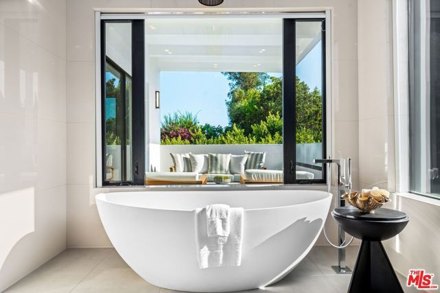 1609 N Stanley Avenue, Los Angeles, CA 90046