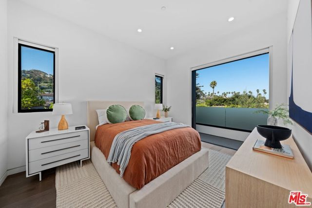 1609 N Stanley Avenue, Los Angeles, CA 90046