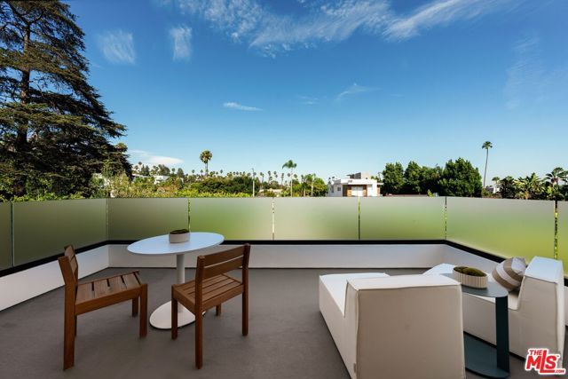 1609 N Stanley Avenue, Los Angeles, CA 90046