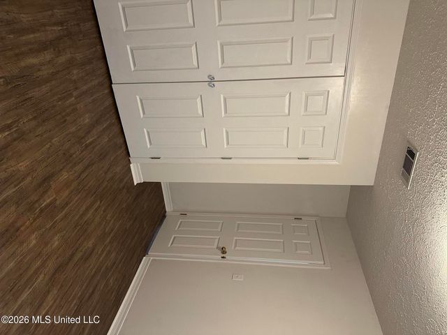 517 E Olympic Drive, Flowood, MS 39232