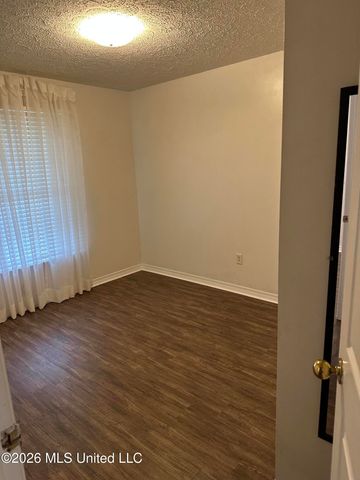 517 E Olympic Drive, Flowood, MS 39232