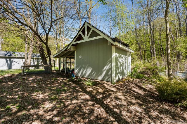 8306 Foster Road, Village Of Clarkston, MI 48346