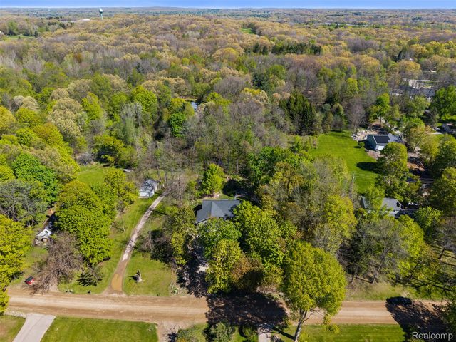 8306 Foster Road, Village Of Clarkston, MI 48346