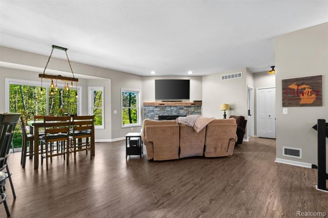 8306 Foster Road, Village Of Clarkston, MI 48346