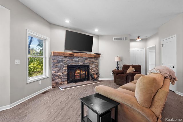 8306 Foster Road, Village Of Clarkston, MI 48346
