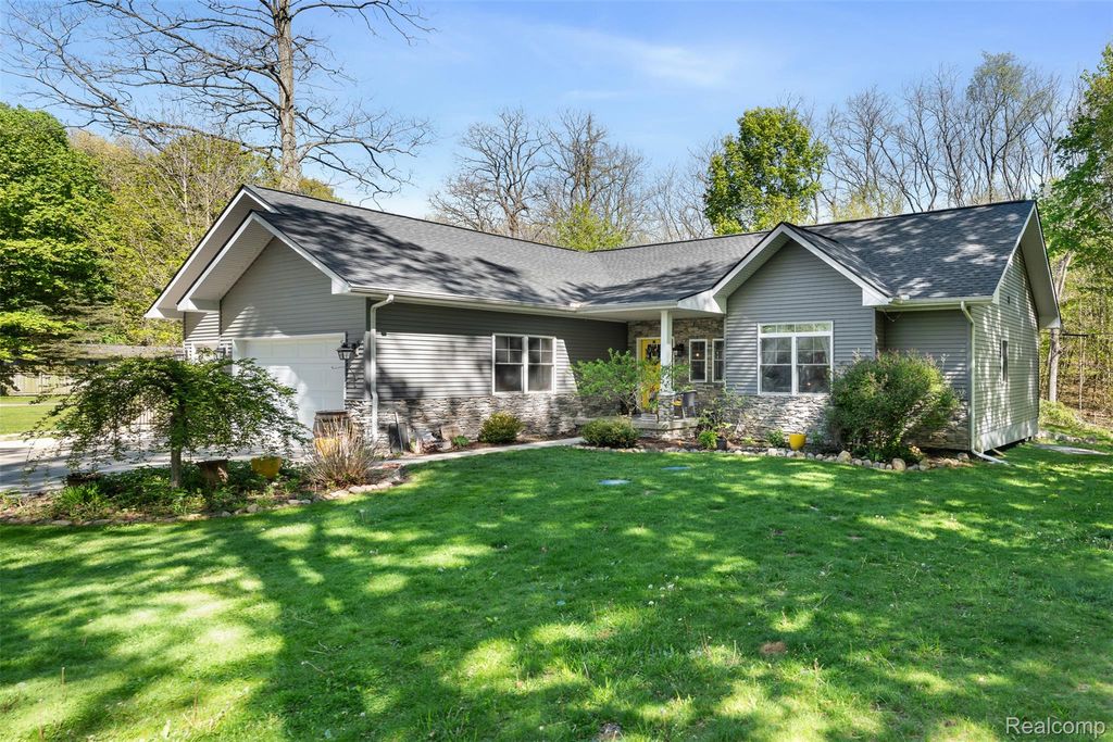 8306 Foster Road, Village Of Clarkston, MI 48346