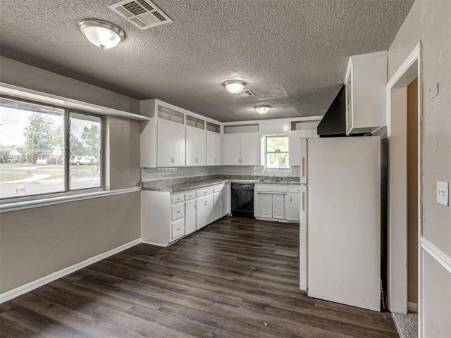 5900 S Blackwelder Avenue, Oklahoma City, OK 73119