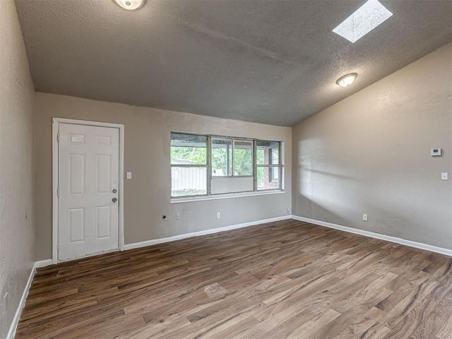 5900 S Blackwelder Avenue, Oklahoma City, OK 73119