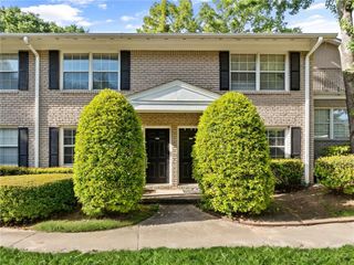 2232 Dunseath Avenue NW 404, Atlanta, GA 30318