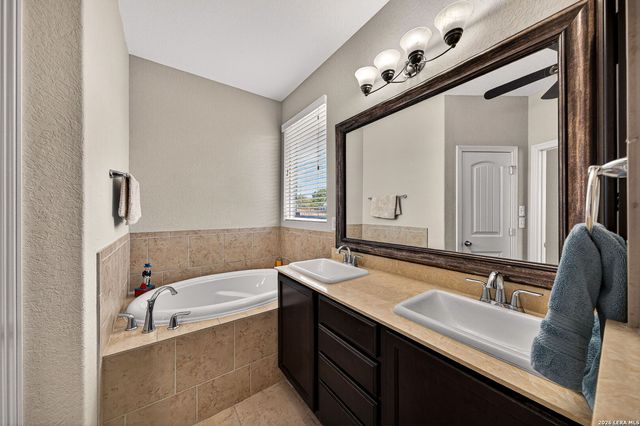 8238 TAFT CRK, San Antonio, TX 78254