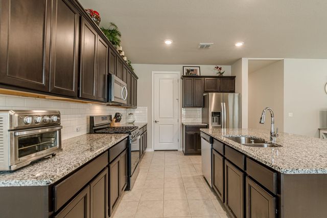 212 Bolivar WAY 102, San Marcos, TX 78666