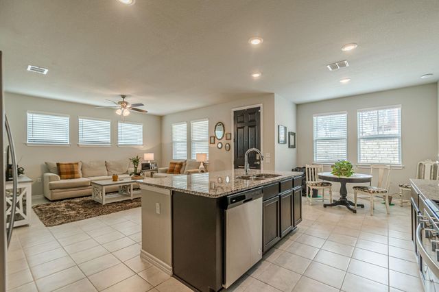 212 Bolivar WAY 102, San Marcos, TX 78666