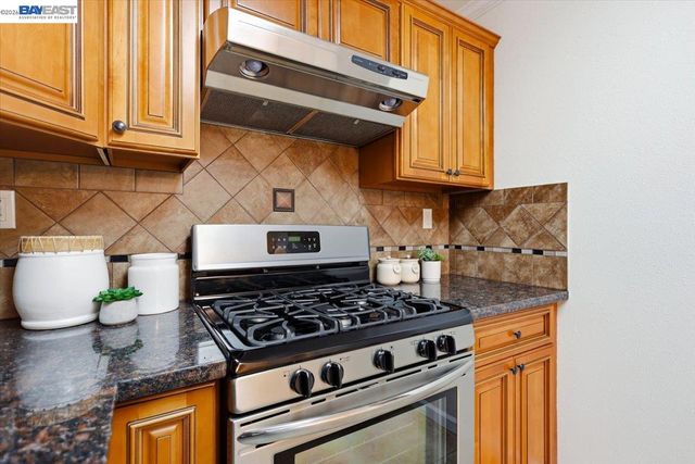 7447 Tamarack Dr, Dublin, CA 94568