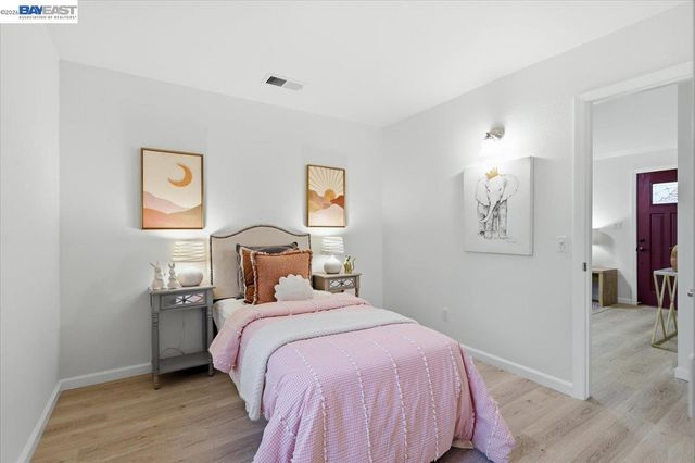 7447 Tamarack Dr, Dublin, CA 94568