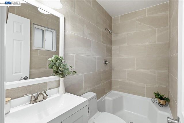 7447 Tamarack Dr, Dublin, CA 94568