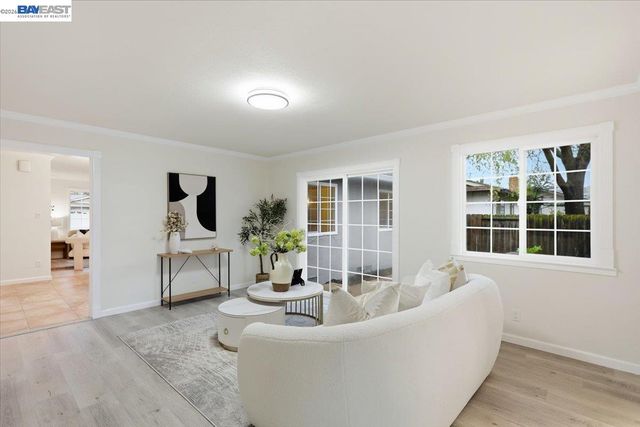 7447 Tamarack Dr, Dublin, CA 94568