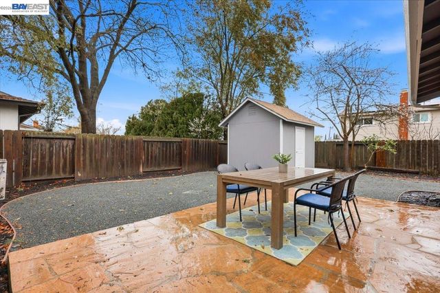 7447 Tamarack Dr, Dublin, CA 94568