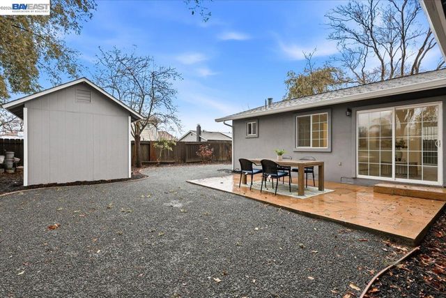 7447 Tamarack Dr, Dublin, CA 94568