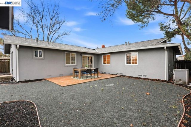 7447 Tamarack Dr, Dublin, CA 94568