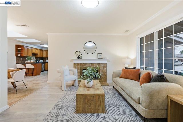 7447 Tamarack Dr, Dublin, CA 94568