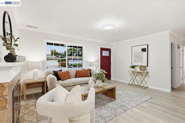 7447 Tamarack Dr, Dublin, CA 94568