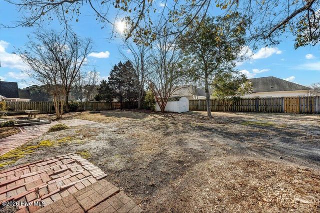 5200 Woods Edge Road, Wilmington, NC 28409