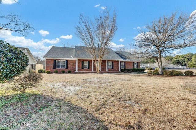 5200 Woods Edge Road, Wilmington, NC 28409