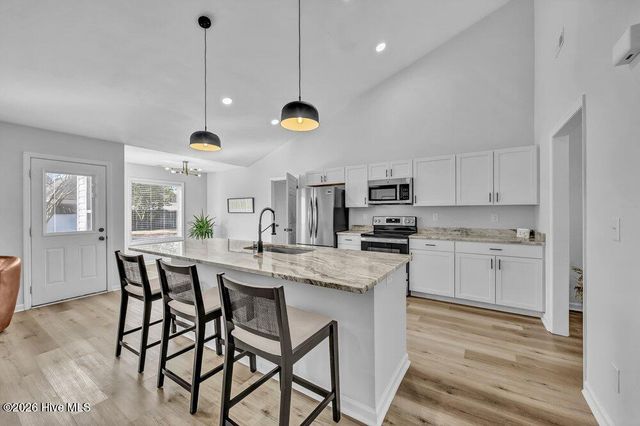 5200 Woods Edge Road, Wilmington, NC 28409