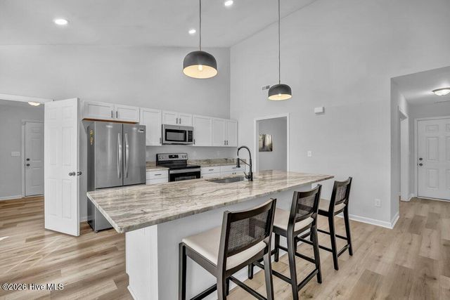 5200 Woods Edge Road, Wilmington, NC 28409