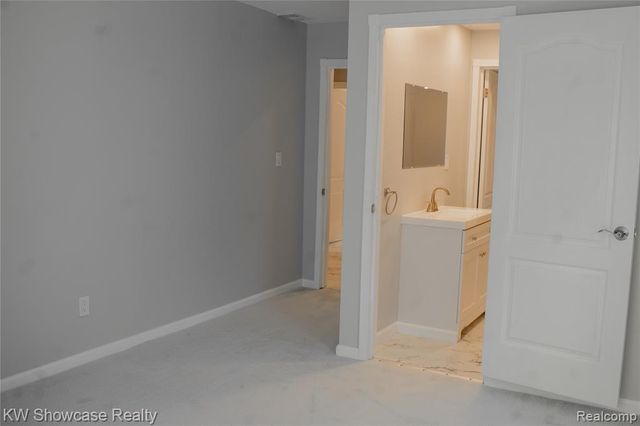 8234 Arlis Street, Commerce Twp, MI 48382