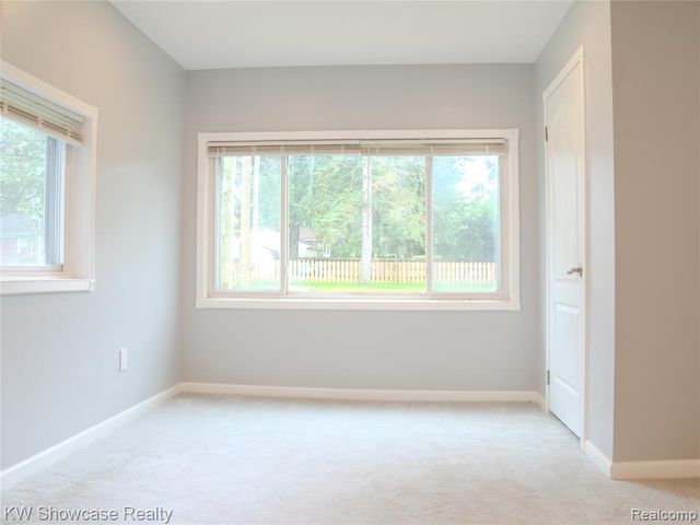 8234 Arlis Street, Commerce Twp, MI 48382