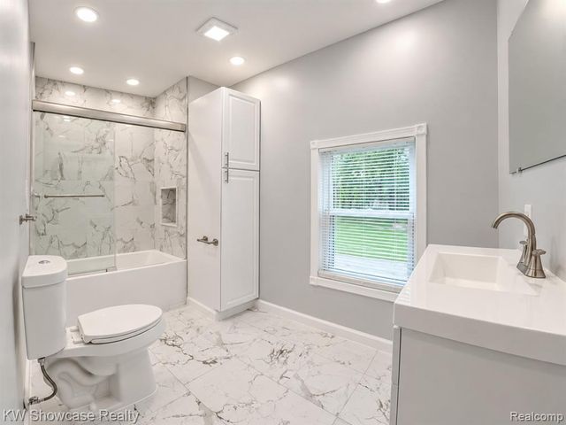 8234 Arlis Street, Commerce Twp, MI 48382