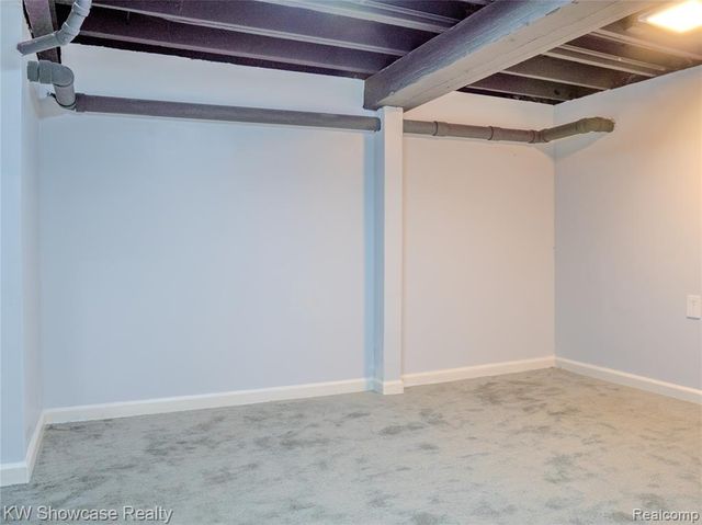 8234 Arlis Street, Commerce Twp, MI 48382
