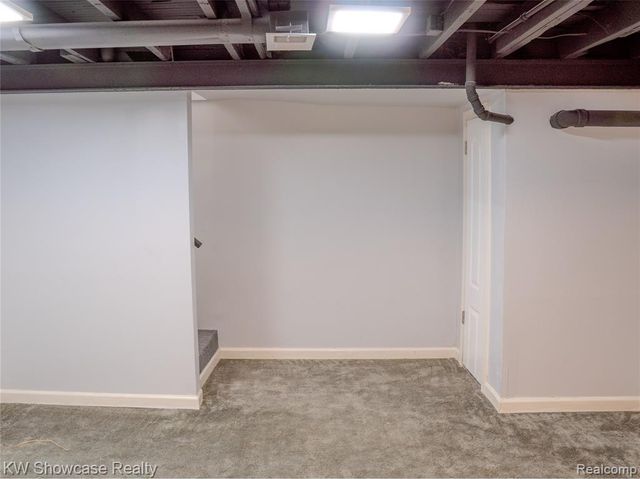 8234 Arlis Street, Commerce Twp, MI 48382