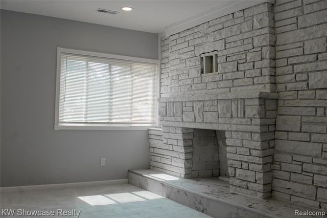 8234 Arlis Street, Commerce Twp, MI 48382