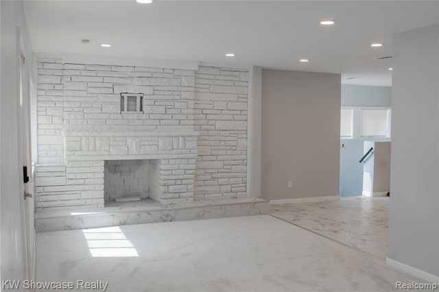 8234 Arlis Street, Commerce Twp, MI 48382