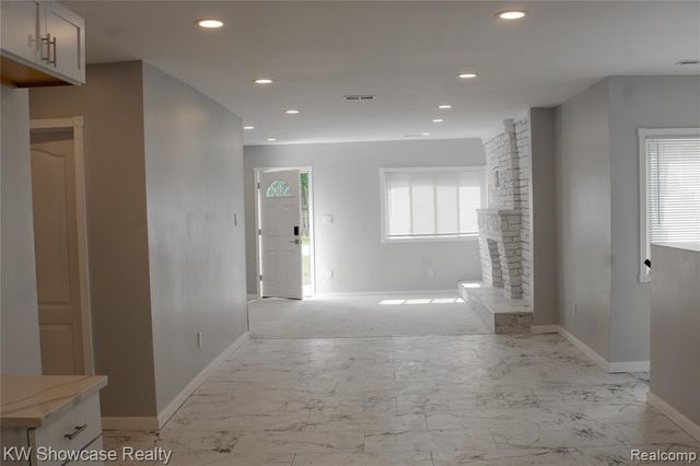 8234 Arlis Street, Commerce Twp, MI 48382