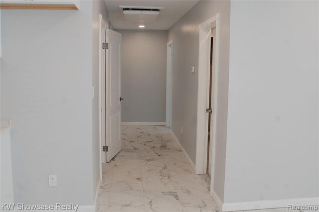 8234 Arlis Street, Commerce Twp, MI 48382